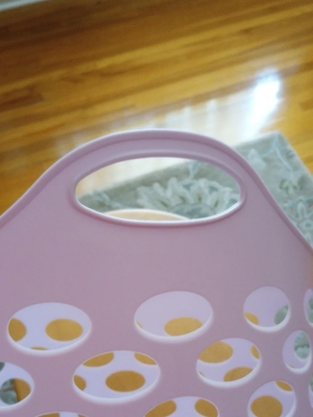 Lavender Plastic Laundry Basket with Handles -'Brand New!!;